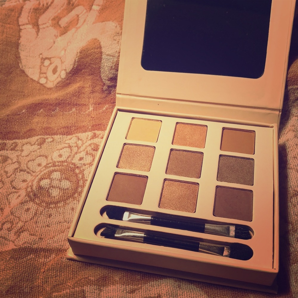 💋 I LOVE NUDES Color Story Eye Palette 💋